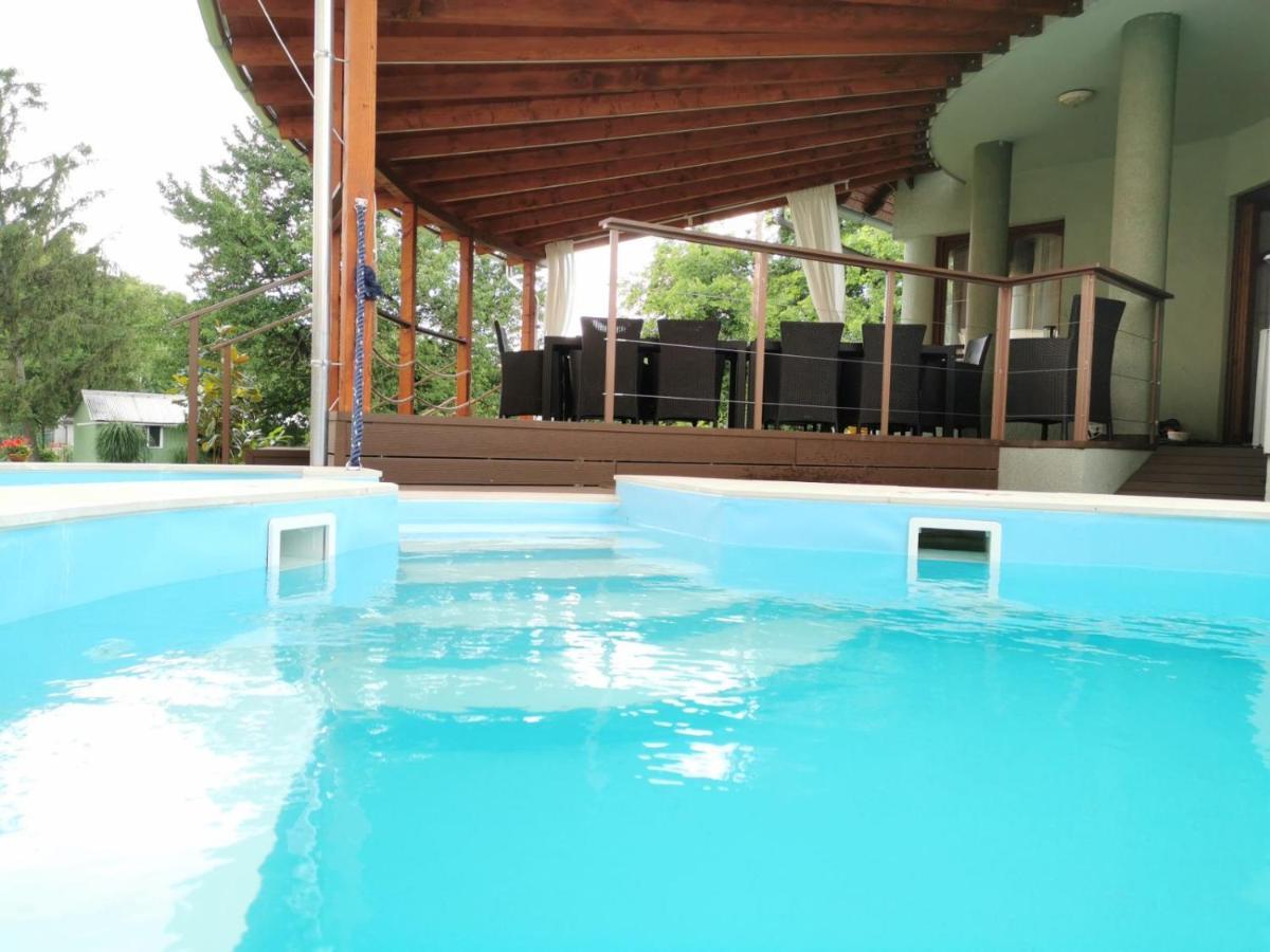 Balatonszárszó House4U 빌라 외부 사진